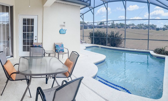 Calabay Parc Casa | Close to Disney- 4 Bdrm Luxury with Private Pool