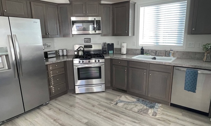 Norwalk Casa | Close to Disney Steps to Sports Park Central A/C