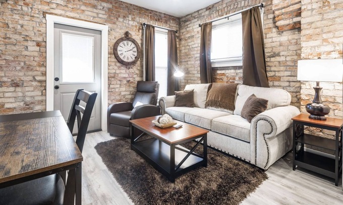 Central City Apartamento | Close To Downtown Comfy 1 Bed 1 Bath Apartment