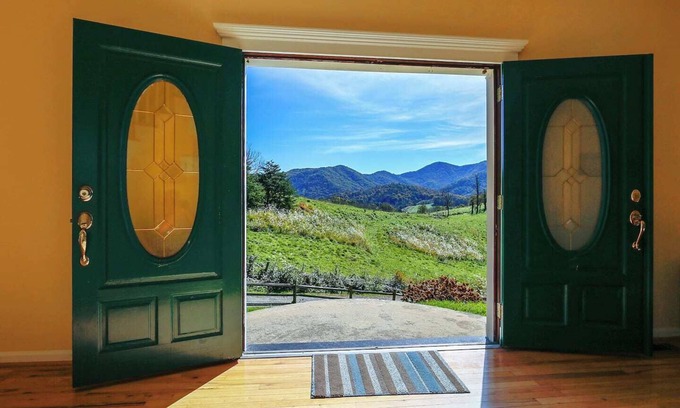 Barnardsville Casa | 15 MINUTOS AL CENTRO DE ASHEVILLE- DORMITORIOS 11-22, MAGNÍFICAS VISTAS, JACUZZI, CHIMENEA