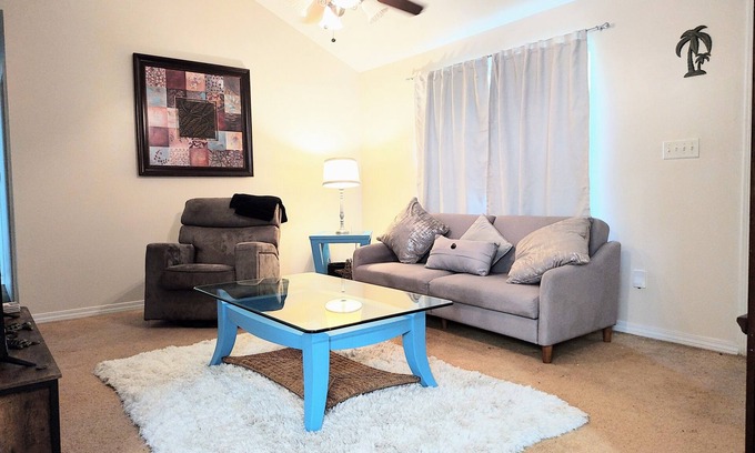 Kreole Casa | Close to everything. 20 min to Casinos/Beach 30 min to Mobile 90 min to NOLA