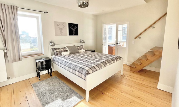 Friedrichsdorf Casa | Close to Frankfurt: Serene 5-bedroom house in Friedrichsdorf