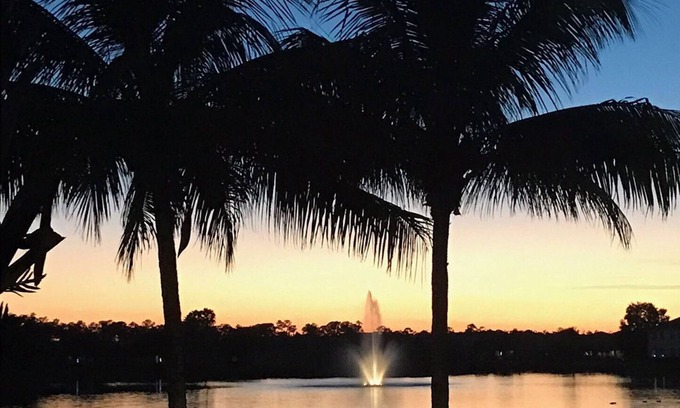 Fort Myers Condominio | ¡DISPONIBLE AHORA Y PARA INVIERNO! Condominio en el primer piso, 3 dormitorios, 2 baños, cerca de las playas del golfo