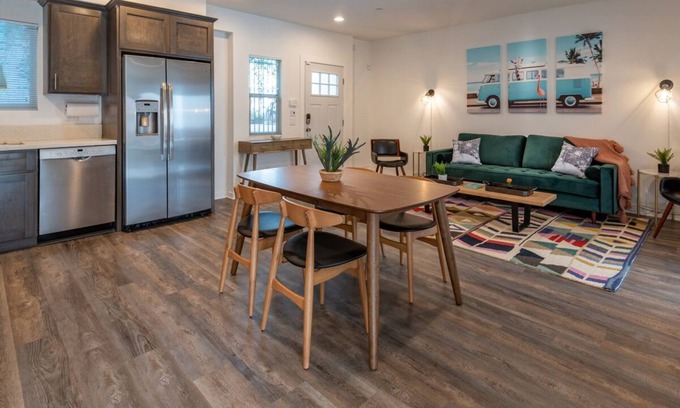 Willmore Casa | CENTRO Long Beach 5bed / 4bath