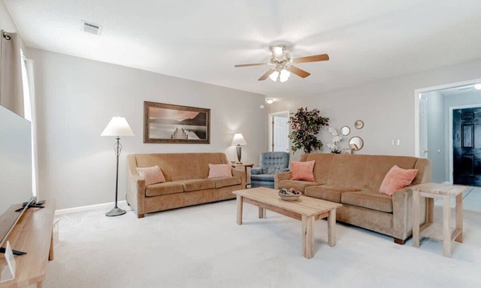 Irmo Casa | Close to Lake Murray&Ft. Jackson - Idyllic in Irmo