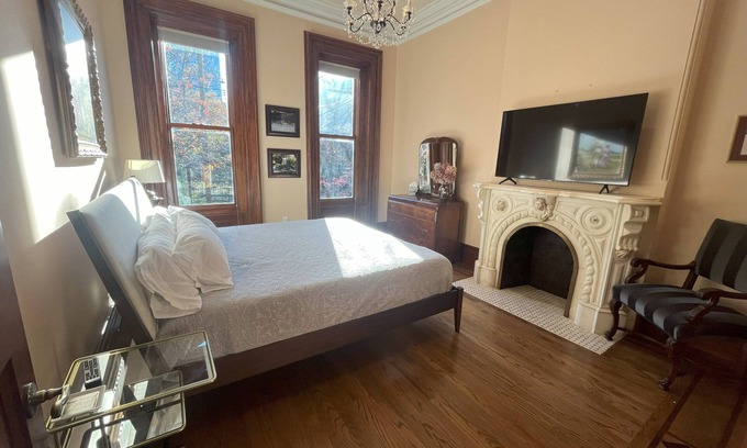 Downtown Jersey City Apartamento | Cerca de Nueva York en Brownstone histórico
