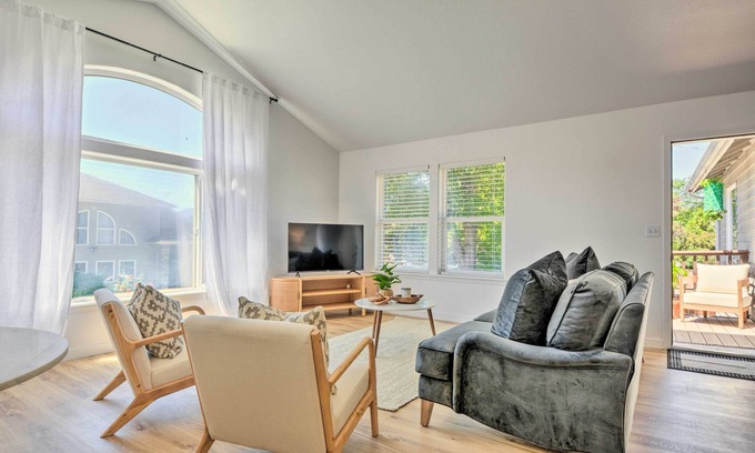 Grants Pass Apartamento | Close to Parks & Brews: Sunny Grants Pass Apt!