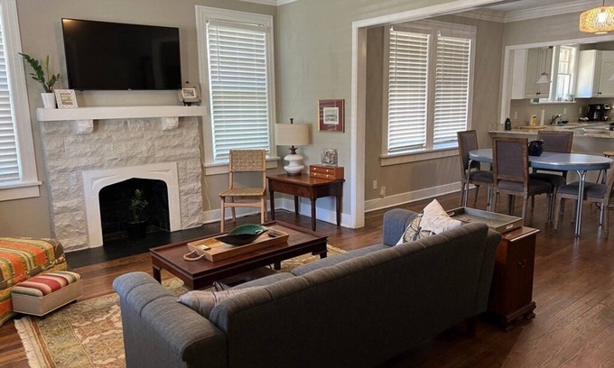 Vollintine-Evergreen Casa | Close to Rhodes College, Memphis Zoo & Downtown