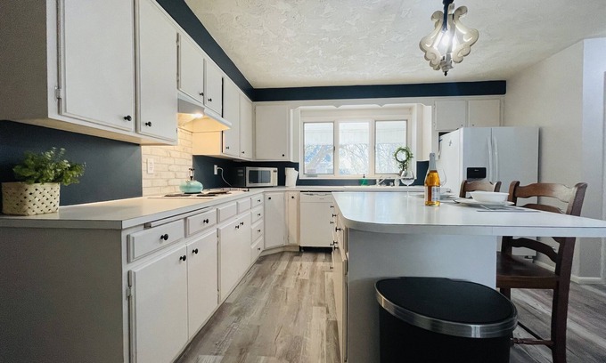 Rexburg Casa | close to St. Anthony Sand Dunes, Yellowstone, Bear World, BYI-I