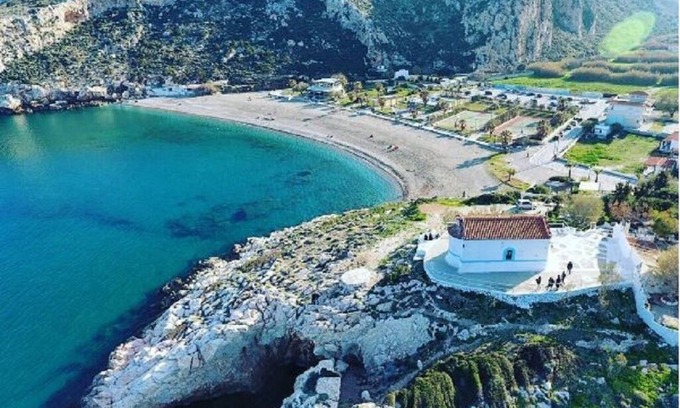 Ormos Agiou Ioannou Cama Y Desayuno | CERCA DEL AEROPUERTO, A 2 KM DE LA PLAYA