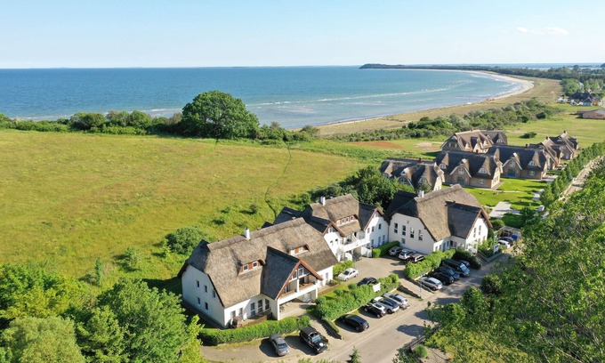 Lobbe Apartamento | Close to the beach with terrace, use of swimming pool and sauna - Strandhaus Mönchgut FeWo09