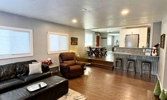 McCall Casa | Close To Town, Quiet, Private & Tons of Parking + Dog Friendly