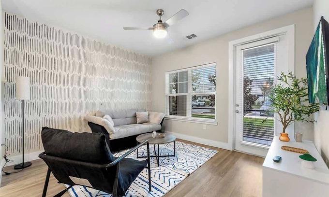 Southeast Orlando Apartamento | Close to Universal King Suite, Pet-Friendly Stay