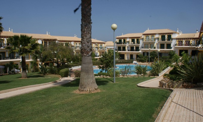 Guia Condominio | condominio cerrado en el centro de de Albufeira