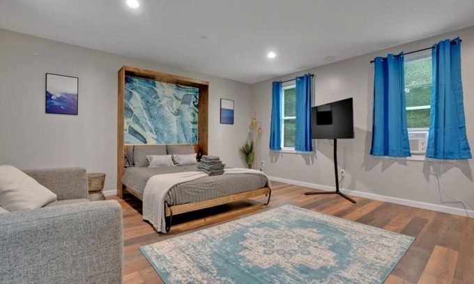 Gorham Apartamento | Modern Studio with Wi-Fi | Long Term Available