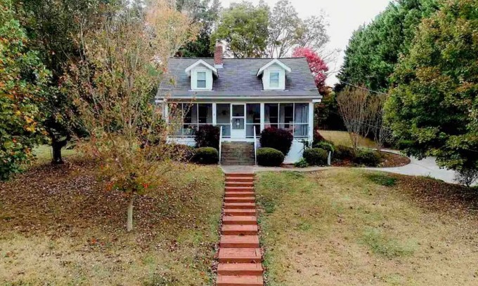 Gainesville Casa | Closest to DOWNTOWN! Pet Friendly