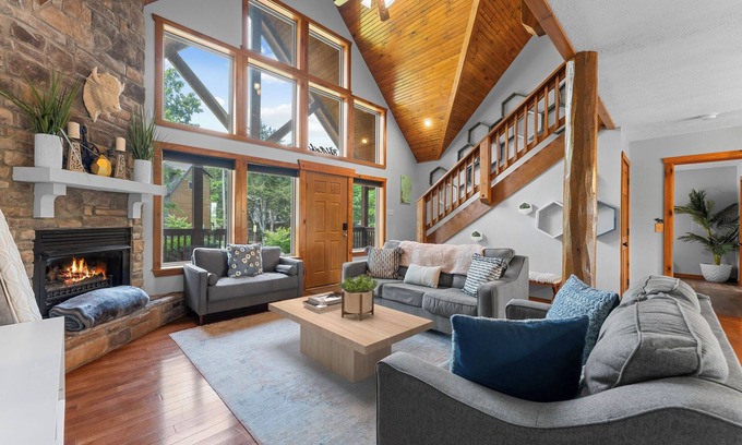 Indian Point Cabina | Closest to Indoor & Outdoor Pool + 4 Huge Suites + Stone's throw to SDC