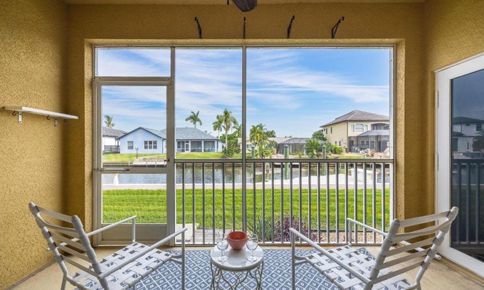 Fort Myers Casa | Closest to the Pool! - Updated, Bright & Cheery - Condo Serenity Cove - Roelens Vacations