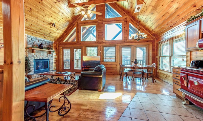 Hemlock Hills Cabina | Cloud Dancer