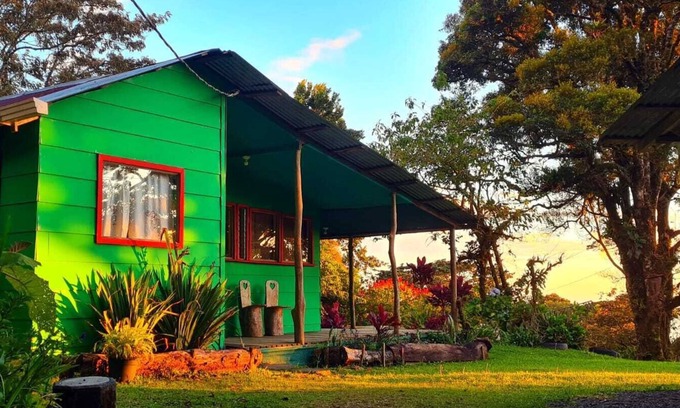 Monteverde Cabaña | Cloud Forest Cottage on the Guindon Farm close to the Monteverde Preserve