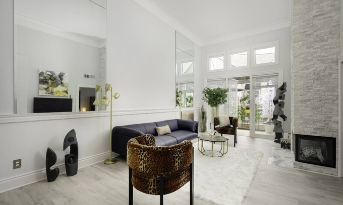 Airport Area Condominio | CLOUD NINE Comfort & Elegance Penthouse Condo