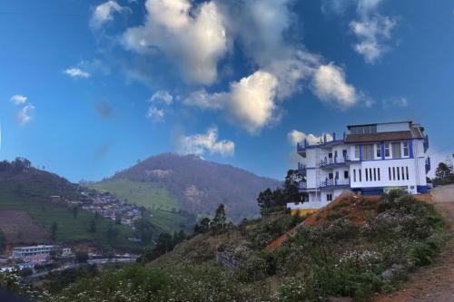 Wellington Cama Y Desayuno | Cloud Nine Kothagiri By Lexstays