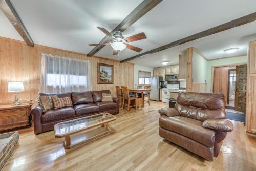 Cloudcroft Casa | Cloudcroft Cabin Vacation Rental 3 Mi to Skiing!