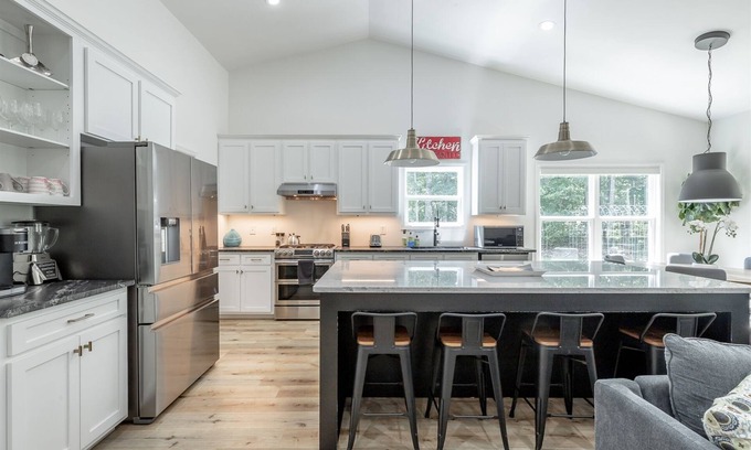 Rising Fawn Casa | Cloudland Summit | Hot Tub + Grill | Dog Friendly | 4 Bed, 3 Bath