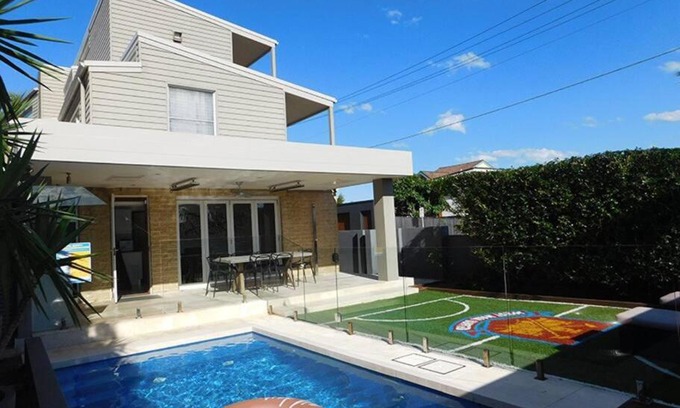 Clovelly Casa | Clovelly Beach House with Pool