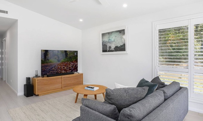 St. Georges Basin Casa | Clovelly - Pet friendly 3 bedroom home - Book 3 nights, pay for 2!
