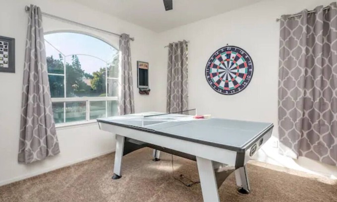 Fresno Casa | Clovis House | 2 Car Garage | Backyard | 4BR /2BTH