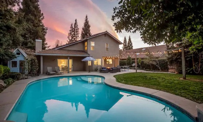 Clovis Casa | Clovis House, Pool, Fire Pit, BBQ, Playhouse, 3/2.5