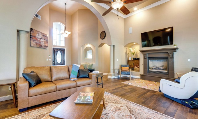 Clovis Casa | Clovis Retreat w/ Patio & Yard ~ 3 Mi to Old Town!