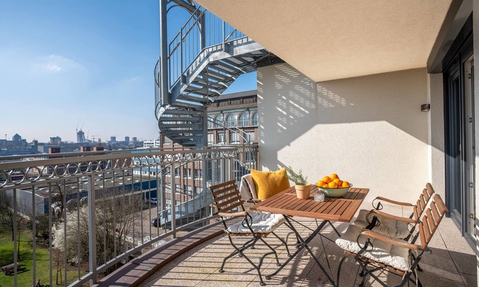 Hamm Apartamento | Cls: Design-apartment in Hamburg mit Tiefgarage und E-ladesäule Studio I