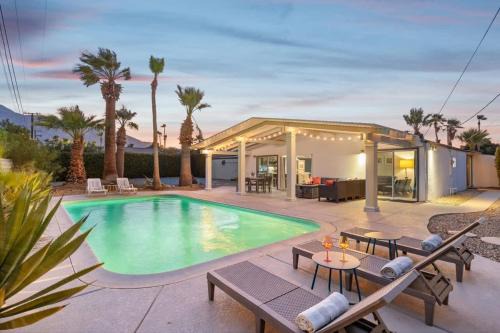 Racquet Club Estates Casa | Club 915 Getaway- Pool BBQ and Pet Friendly