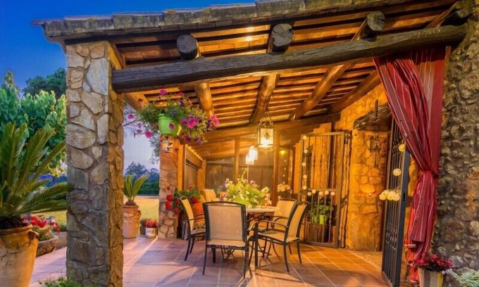 Mas Altaba Villa | Club Villamar - Masia de 1492 con piscina privada,grande jardin y cancha de tenis.Una villa histó...