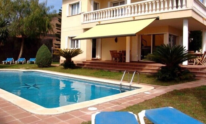 Comarruga Villa | Club Villamar - Preciosa villa con un ambiente acogedor y un bonito jardín con piscina privada