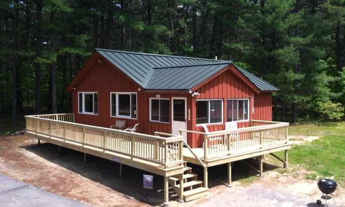 Center Ossipee Cabina | Cluck's Cabin - Lakes Region / Mt Washington Valley - Dog Friendly, AC,