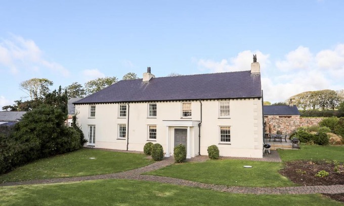 Newborough Casa | Clynnog House