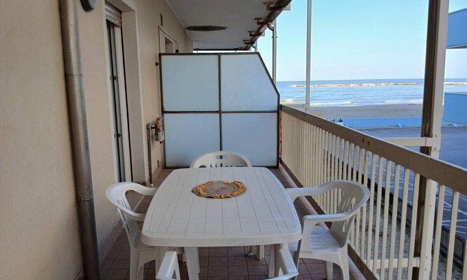 Valverde Apartamento | CN010 - Cesenatico, large three-room apartment facing the sea with beach