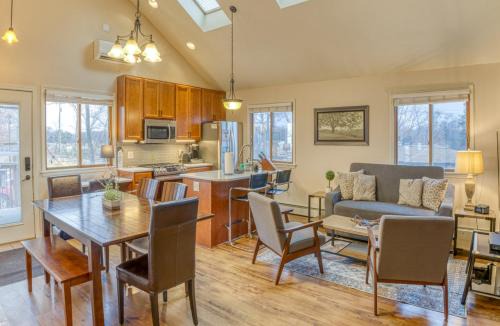 Miller Beach Casa | Coach House at Elyon Hall
