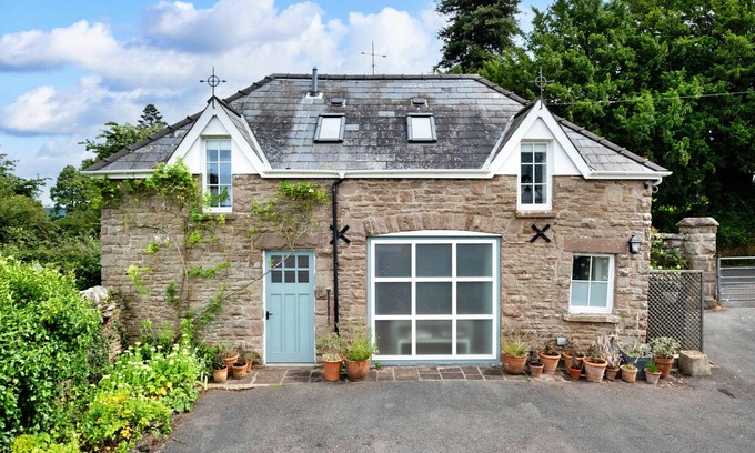 Monmouth Cabaña | Coach House Wellbeing Retreat