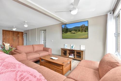 Cessnock Casa | Coal d' Vine Entertainer - Cessnock NSW