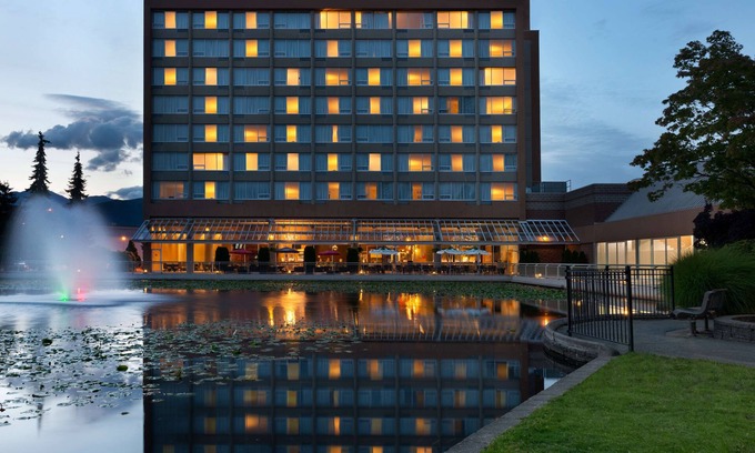 Chilliwack Proper Village West Hotel | Coast Chilliwack Hotel by APA