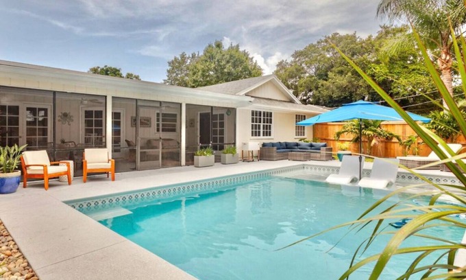 Florida Ridge Casa | Coast Cottage - Charming 3-bedroom house with private heated pool.