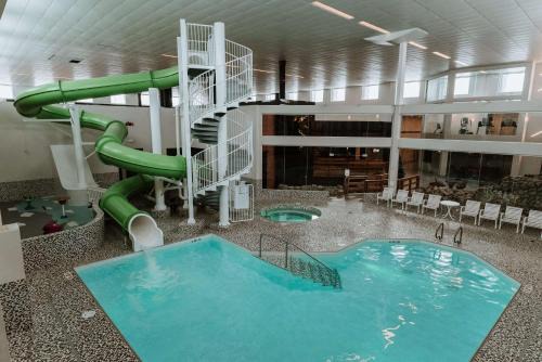 Nisku Hotel | Coast Nisku Inn & Conference Centre