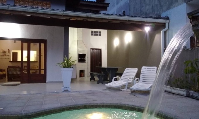Guarutuba Casa | COSTA DEL SOL- 70 METROS DE PLAYA, 4 SUITES (CON AIRE ACONDICIONADO), PISCINA, TV POR CABLE.