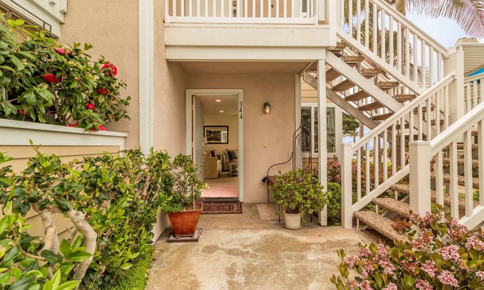Dana Point Condominio | Alojamientos costeros: diversión, romance, pasos a la playa, piscina, vista al mar.