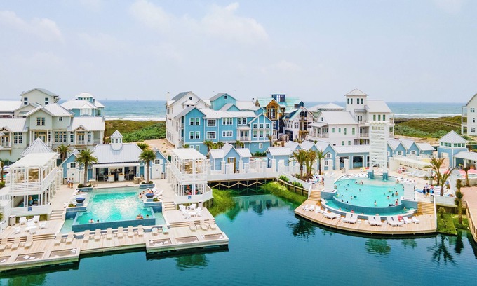 Cinnamon Shore Cabaña | Coastal Belle 117 WI