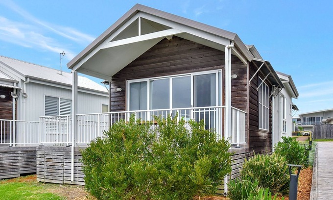 Caves Beach Villa | Caves Beach Villa Coastal Breeze